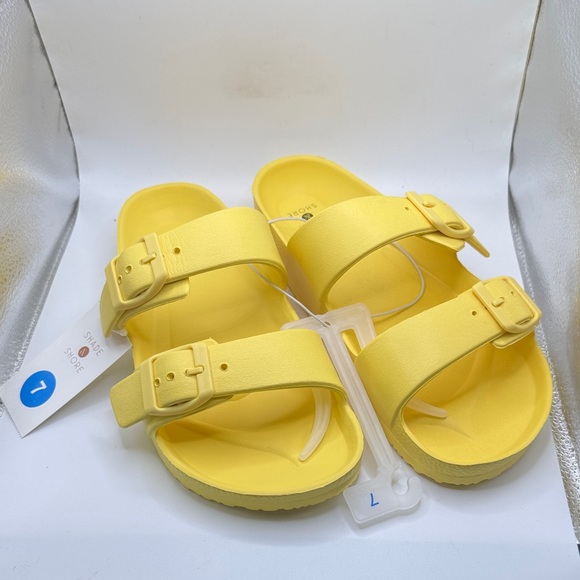 Shade & Shore Bright Yellow Sandals NWT SZ 7 SZ 11 Adj Straps - Picture 1 of 9